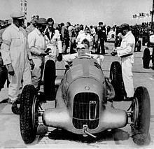 Mercedes-Benz Rennwagen Typ W 25 beim internationalen Eifelrennen auf dem Nürburgring, 1934.